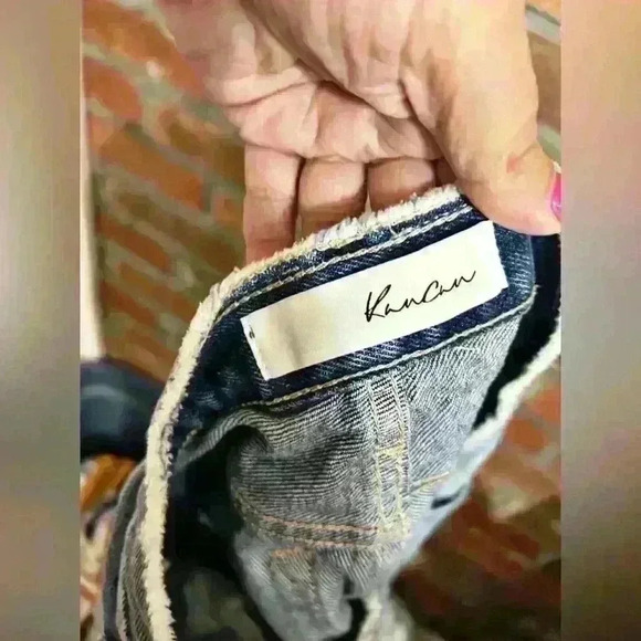 Kancan Smiley Distressed Jean Shorts Size 5 - Picture 7 of 8